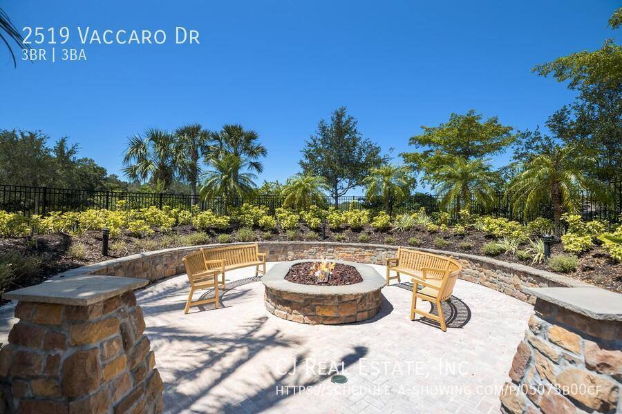 House for rent at 2519 Vaccaro Dr, Sarasota, FL 34231