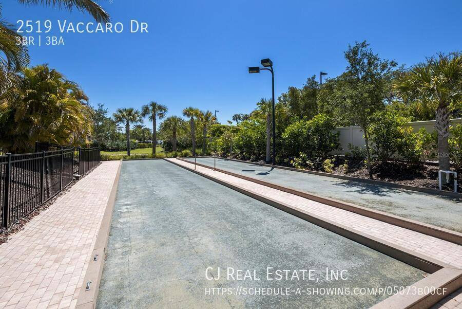 House for rent at 2519 Vaccaro Dr, Sarasota, FL 34231