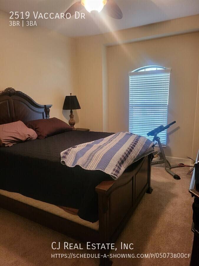House for rent at 2519 Vaccaro Dr, Sarasota, FL 34231