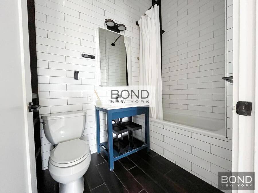 Apartment for rent at 53 Park Place #I, New York, NY 10007