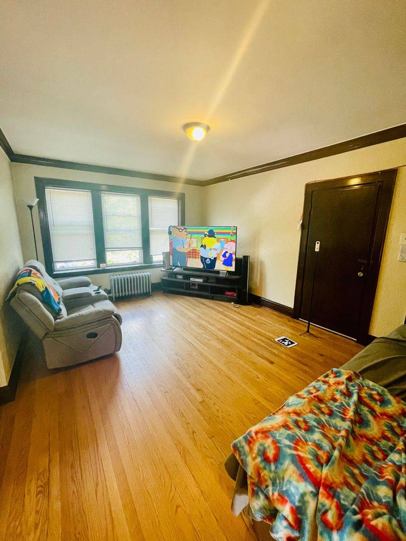 Apartment for rent at 4541-43 W Wellington, Chicago, IL 60641