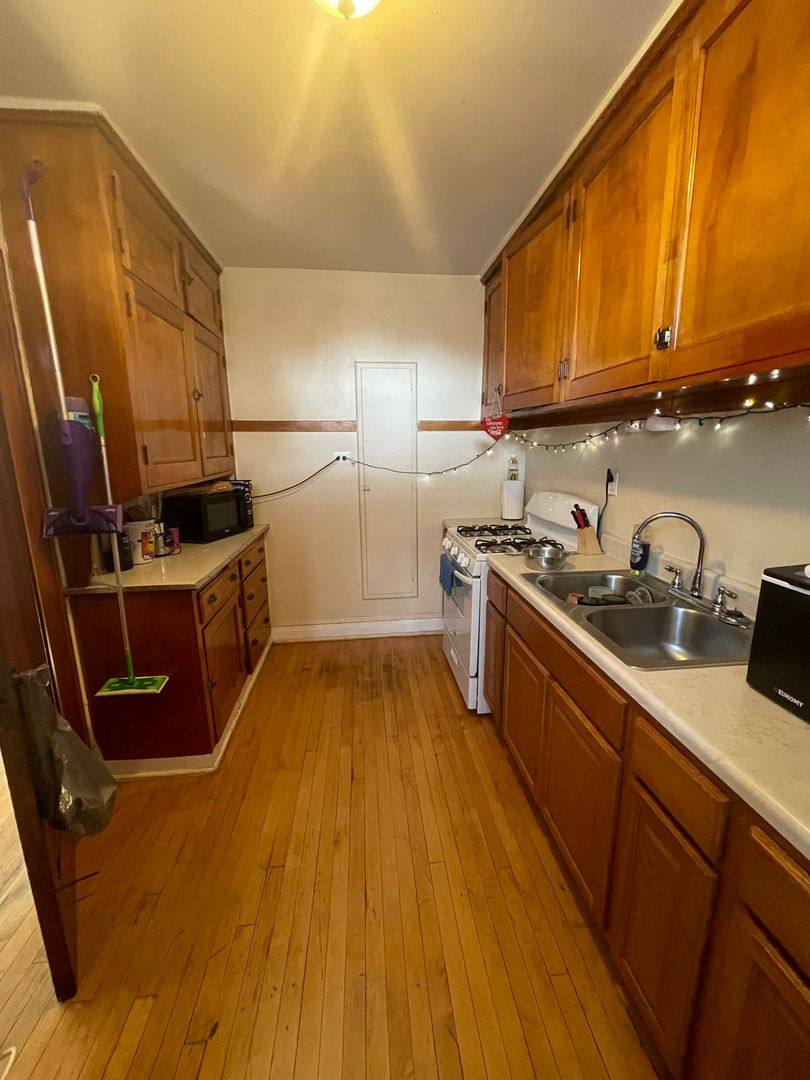 Apartment for rent at 4541-43 W Wellington, Chicago, IL 60641