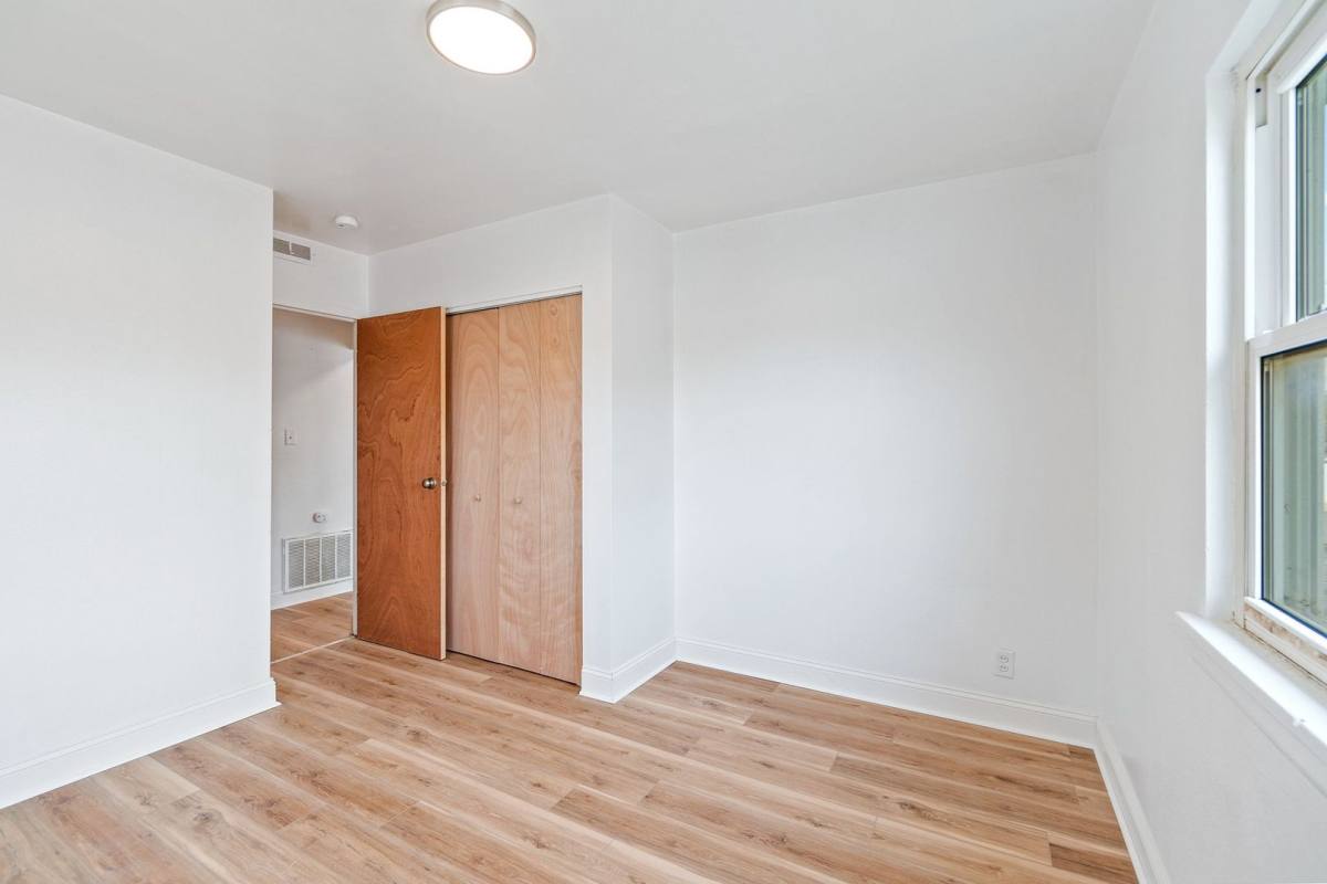 Apartment for rent at 248 - 254 Parkview Blvd, Waterloo, IA 50702