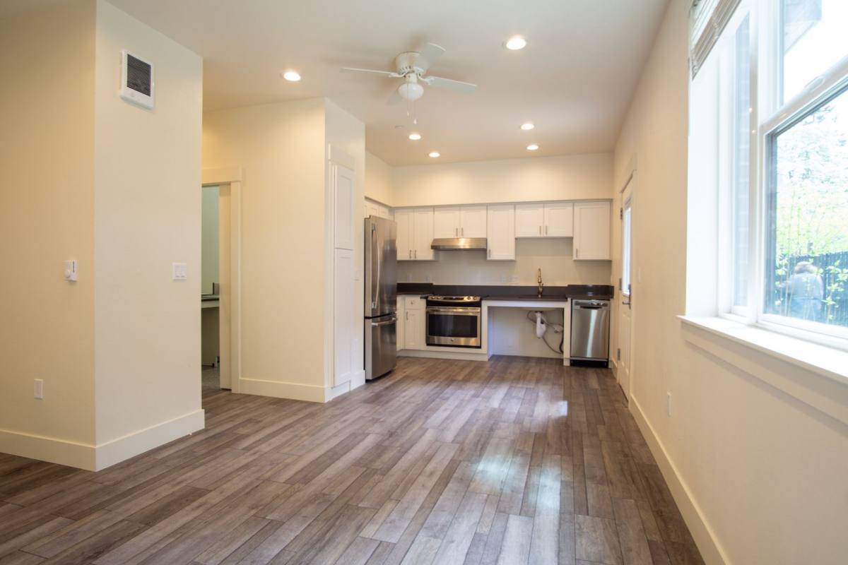 Apartment for rent at 8015 N Oswego Ave, Portland, OR 97203
