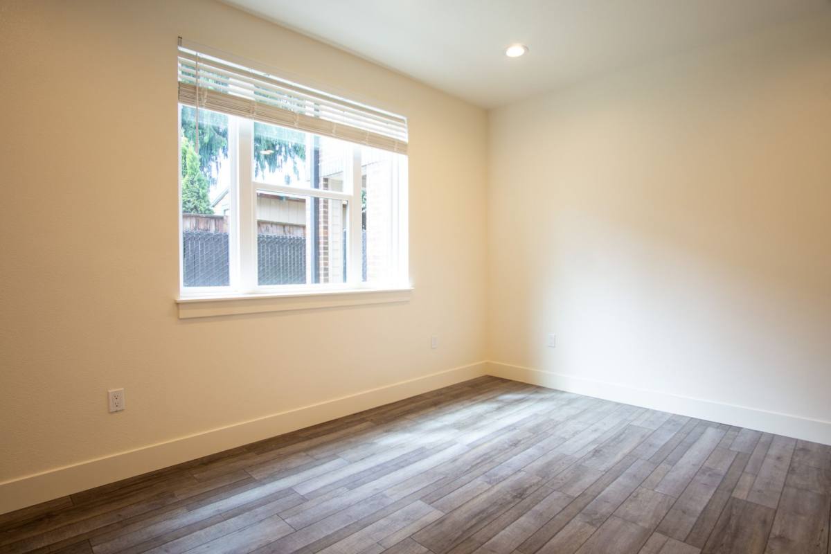 Apartment for rent at 8015 N Oswego Ave, Portland, OR 97203