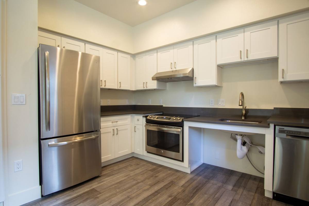 Apartment for rent at 8015 N Oswego Ave, Portland, OR 97203