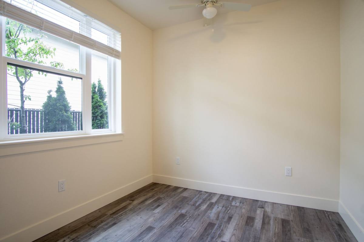 Apartment for rent at 8015 N Oswego Ave, Portland, OR 97203