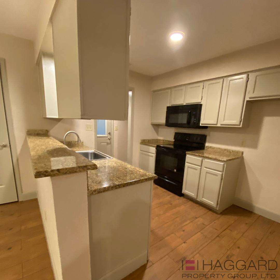 Townhouse for rent at 10151 Camelot, Frisco, TX 75035