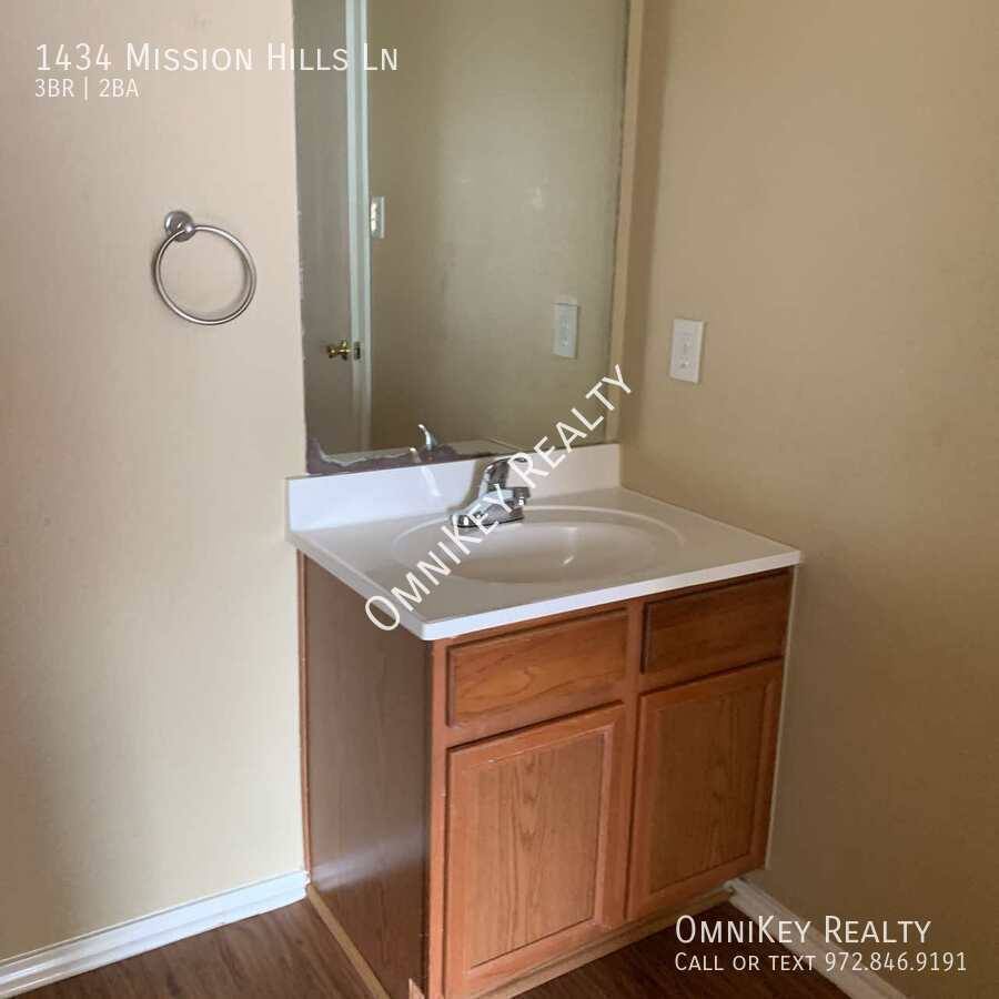 House for rent at 1434 Mission Hills Lane, Dallas, TX 75217