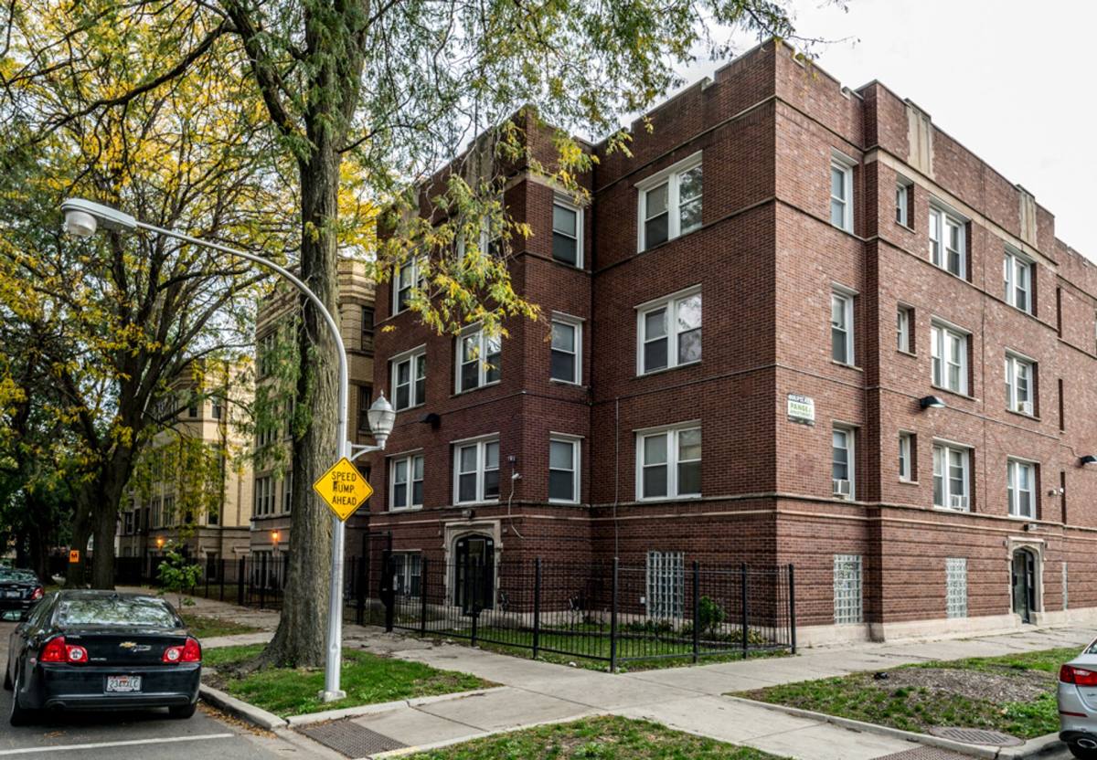 Apartment for rent at 836-42 E 82nd, Chicago, IL 60619