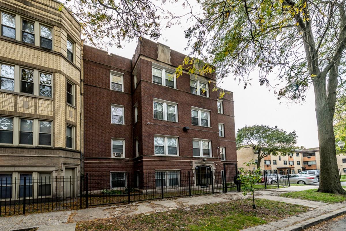 Apartment for rent at 836-42 E 82nd, Chicago, IL 60619