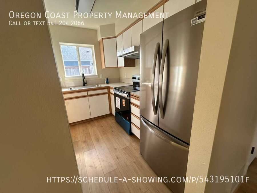 Apartment for rent at 903 Evergreen Dr, Tillamook, OR 97141