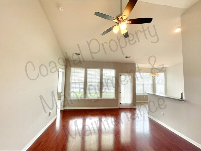 House for rent at 135 Carolina Oaks Dr, Murrells Inlet, SC 29576