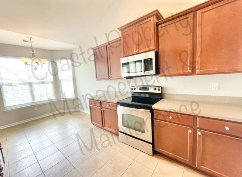 House for rent at 135 Carolina Oaks Dr, Murrells Inlet, SC 29576