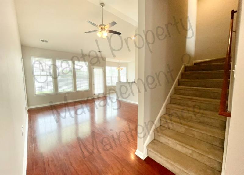 House for rent at 135 Carolina Oaks Dr, Murrells Inlet, SC 29576