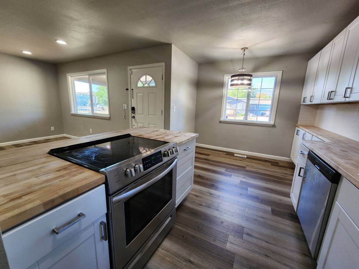 House for rent at 2874 Carmel Circle, Colorado Springs, CO 80910