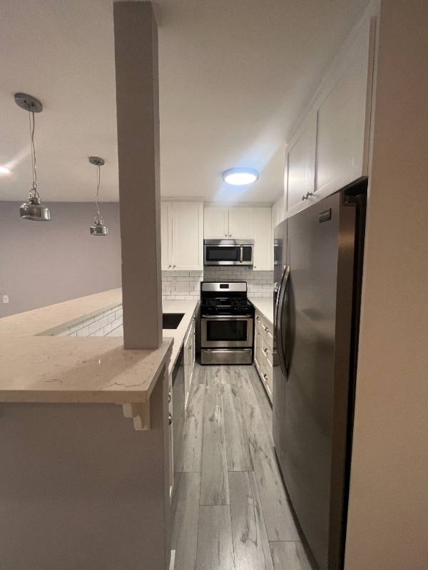 Apartment for rent at 11669 Chenault St, Los Angeles, CA 90049