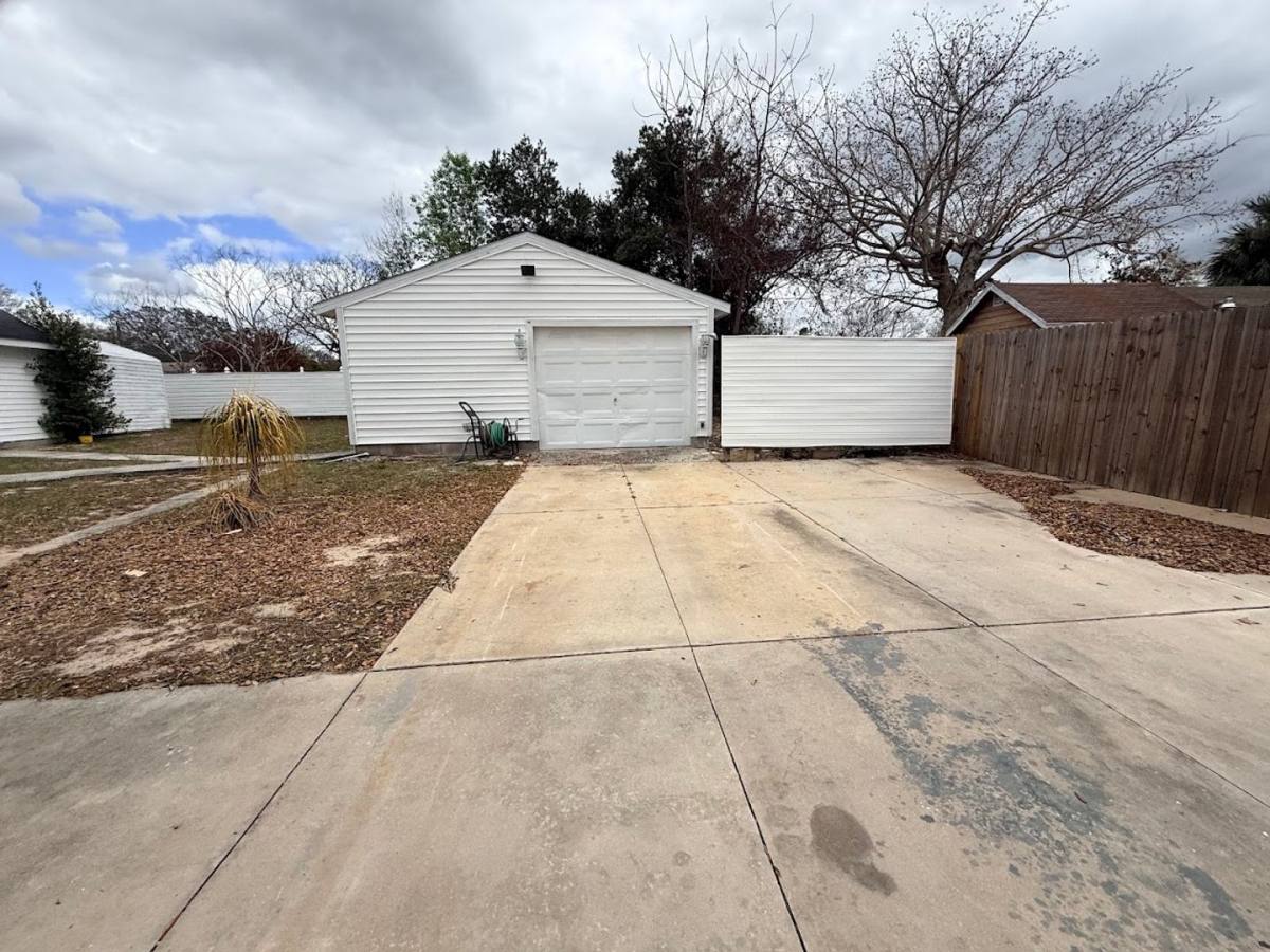 House for rent at 36832 Wilmington Rd, Fruitland Park, FL 34731