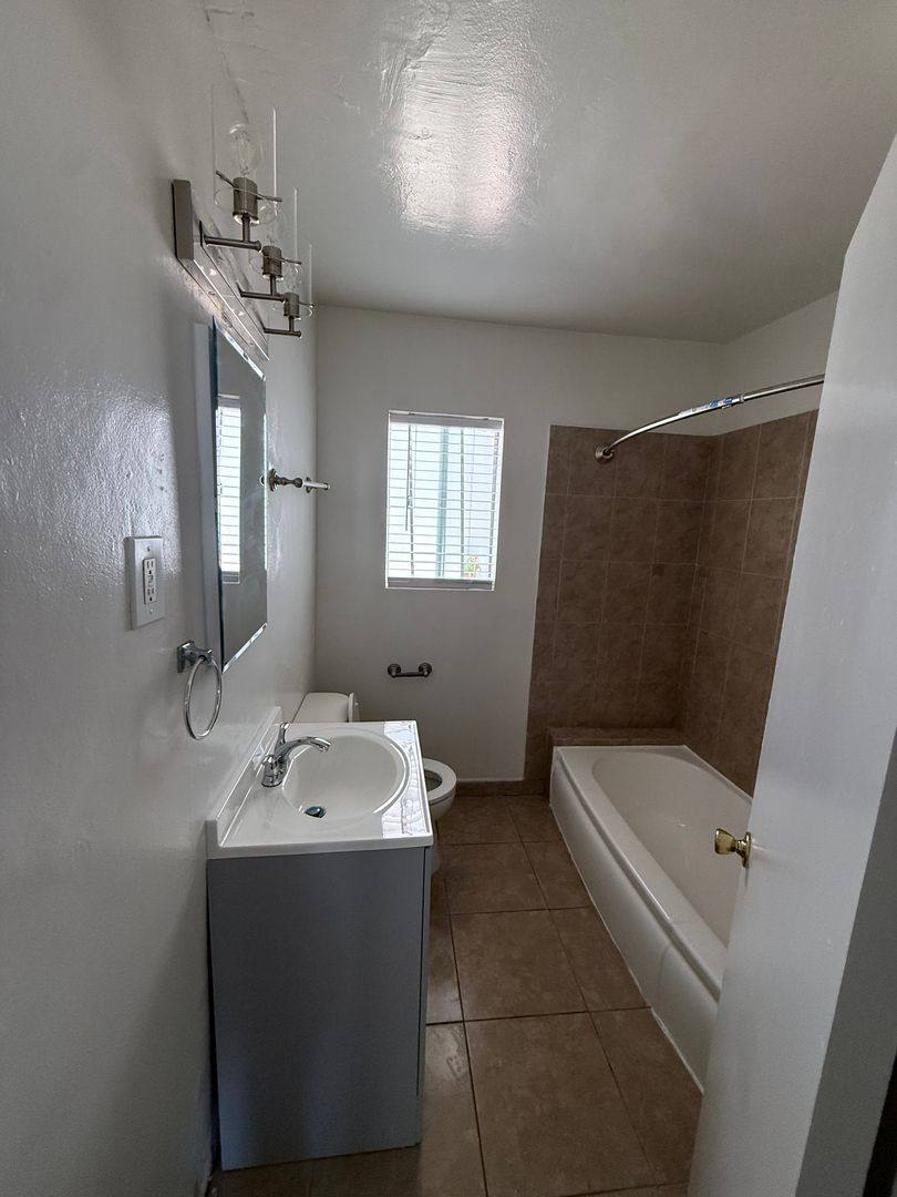 Apartment for rent at 6101 Clybourn, North Hollywood, CA 91606