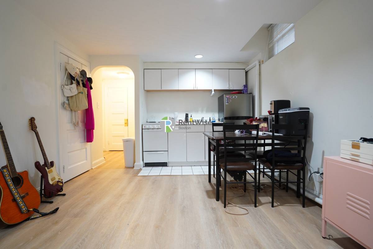 Apartment for rent at 304 Berkeley St #1, Boston, MA 02116
