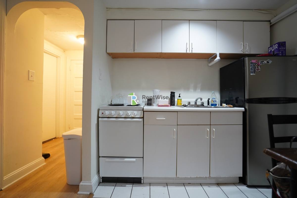 Apartment for rent at 304 Berkeley St #1, Boston, MA 02116