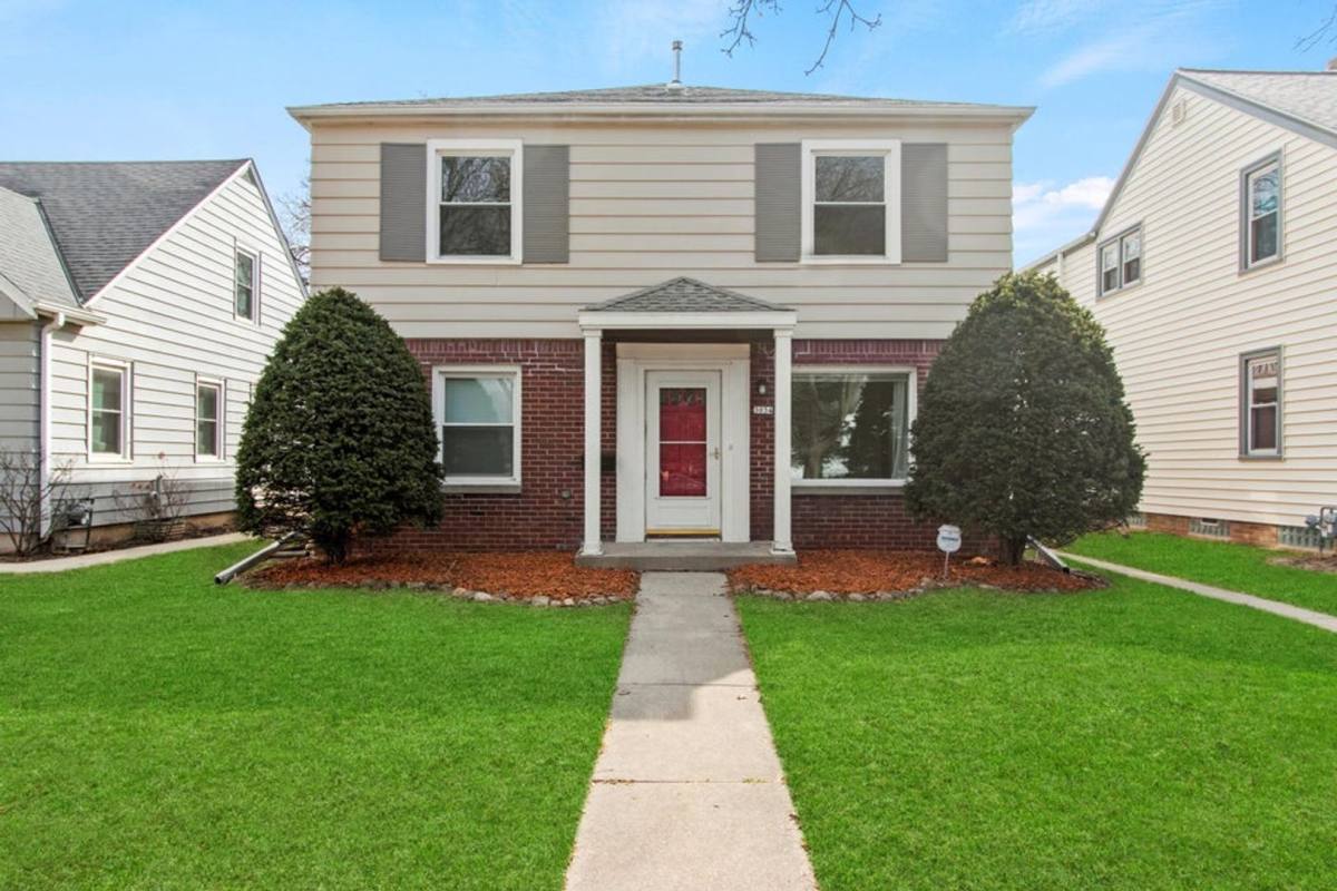 3034 N 80th St, Milwaukee, WI 53222