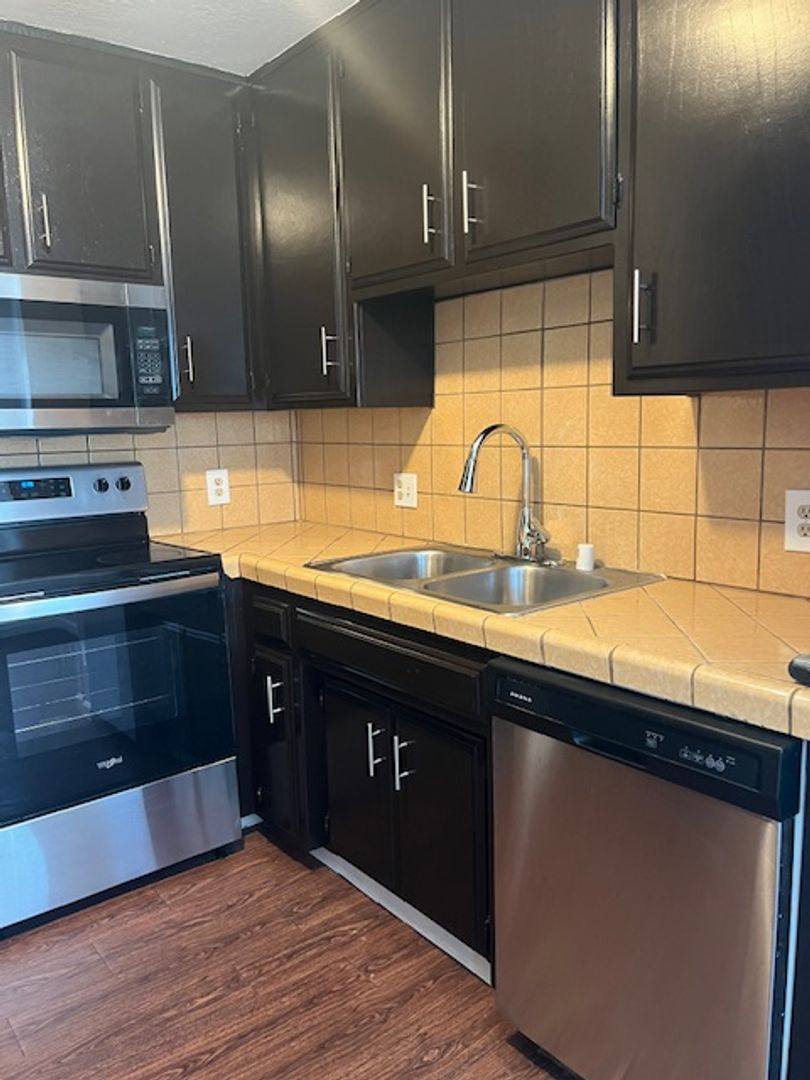 Apartment for rent at 7600 N Laurelglen Blvd, Units A-E, Bakersfield, CA 93309