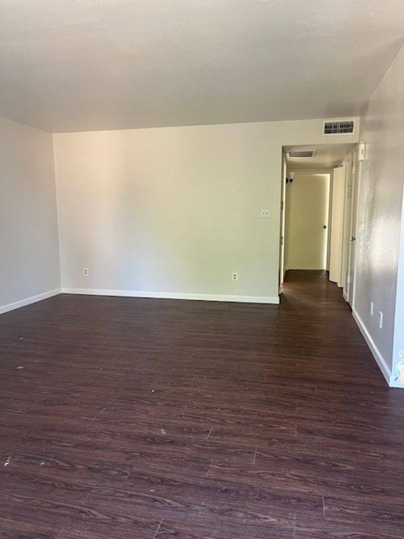 Apartment for rent at 7600 N Laurelglen Blvd, Units A-E, Bakersfield, CA 93309