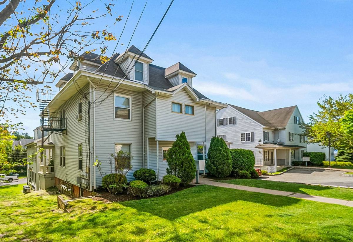 Apartment for rent at 3-15 Ridgedale Ave, Morristown, NJ 07960