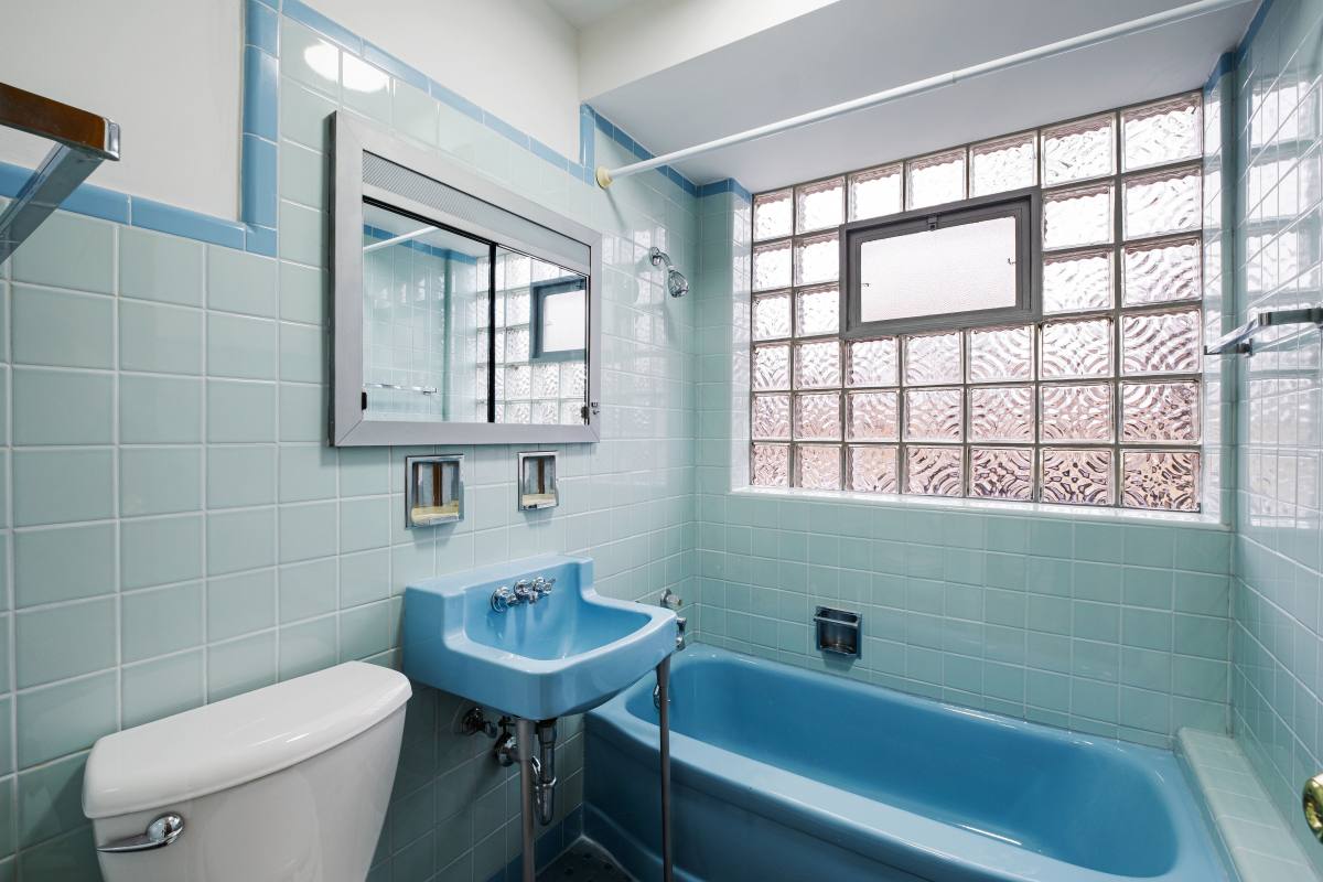 Apartment for rent at 2531 W Lunt Ave #2, Chicago, IL 60645