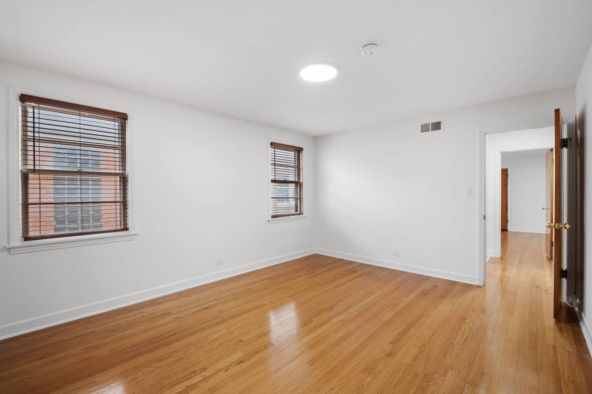 Apartment for rent at 2531 W Lunt Ave #2, Chicago, IL 60645