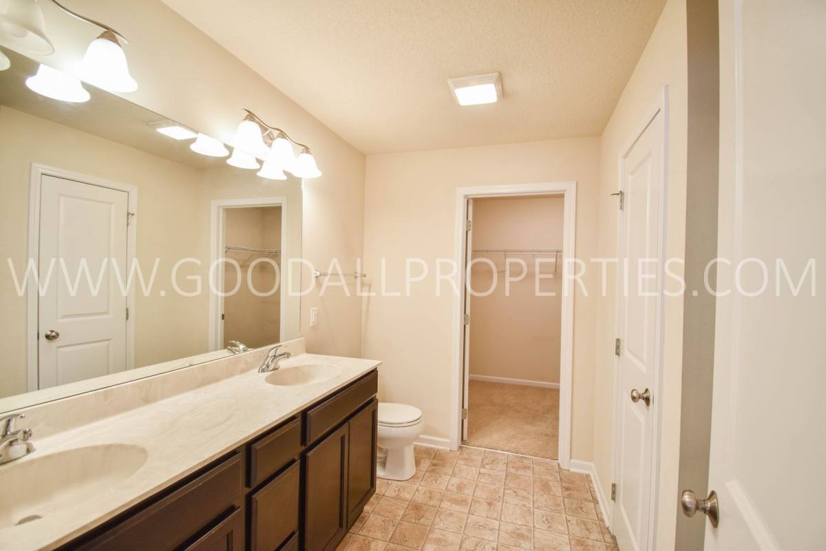 Townhouse for rent at 9135 Coneflower Dr, West Des Moines, IA 50266