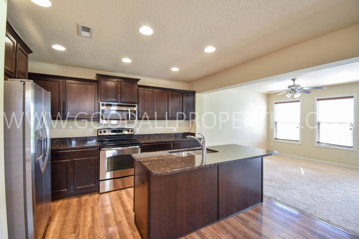 Townhouse for rent at 9135 Coneflower Dr, West Des Moines, IA 50266