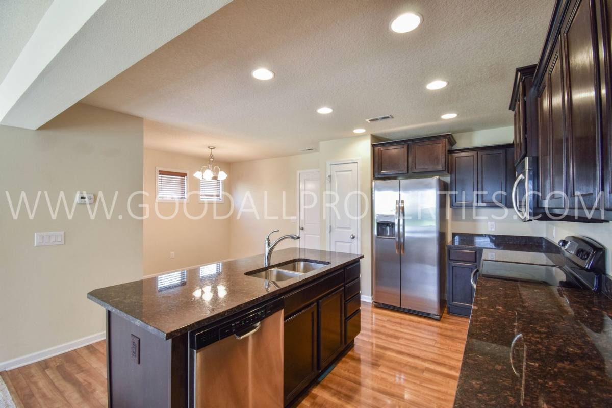 Townhouse for rent at 9135 Coneflower Dr, West Des Moines, IA 50266