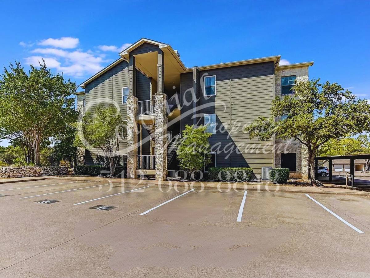 Apartment for rent at 2320 Gracy Farm Lane, Austin, TX 78758