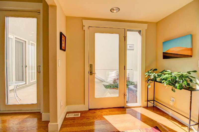 Townhouse for rent at 414 Harrison St, Denver, CO 80206