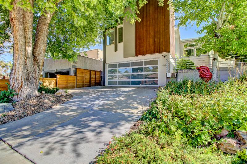 Townhouse for rent at 414 Harrison St, Denver, CO 80206