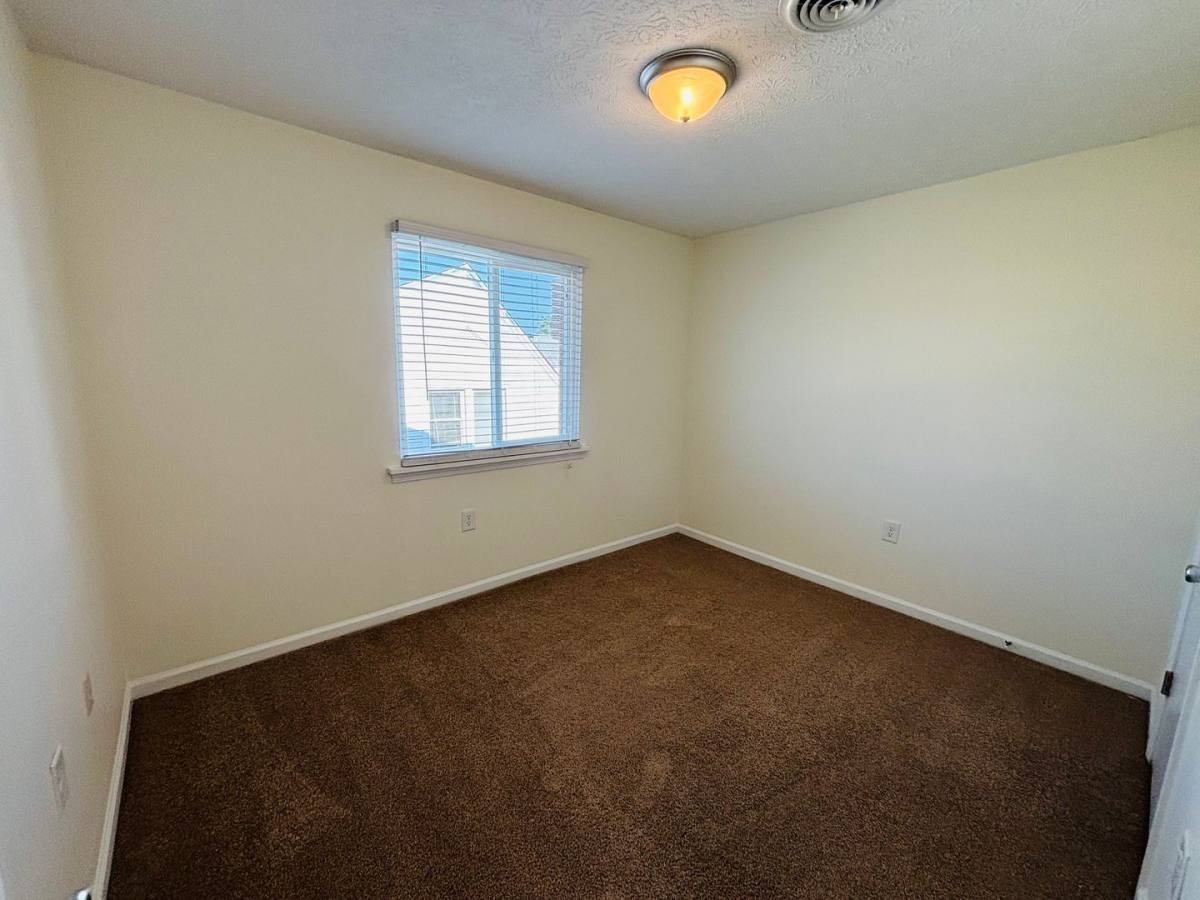 Apartment for rent at 1011 Grove Ave #R, Radford, VA 24141