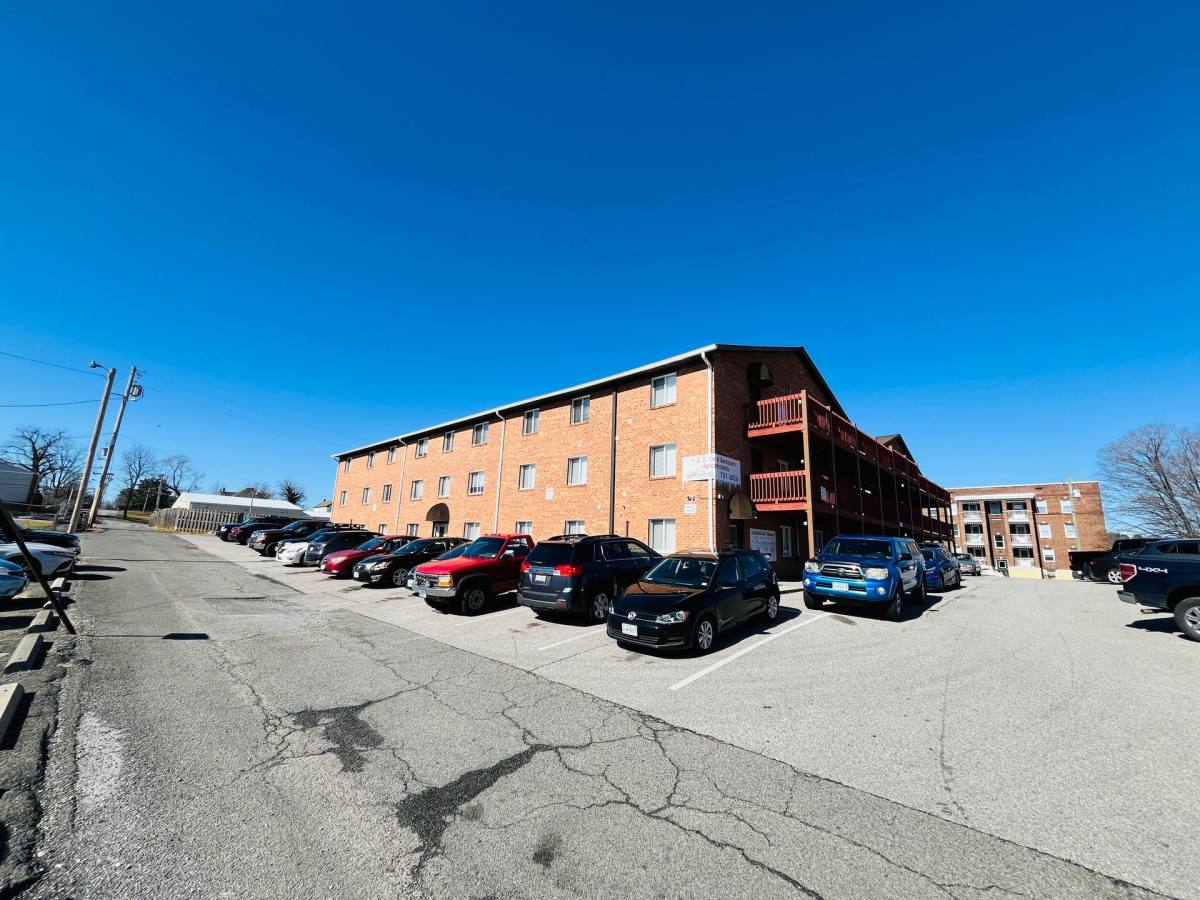 Apartment for rent at 1011 Grove Ave #R, Radford, VA 24141