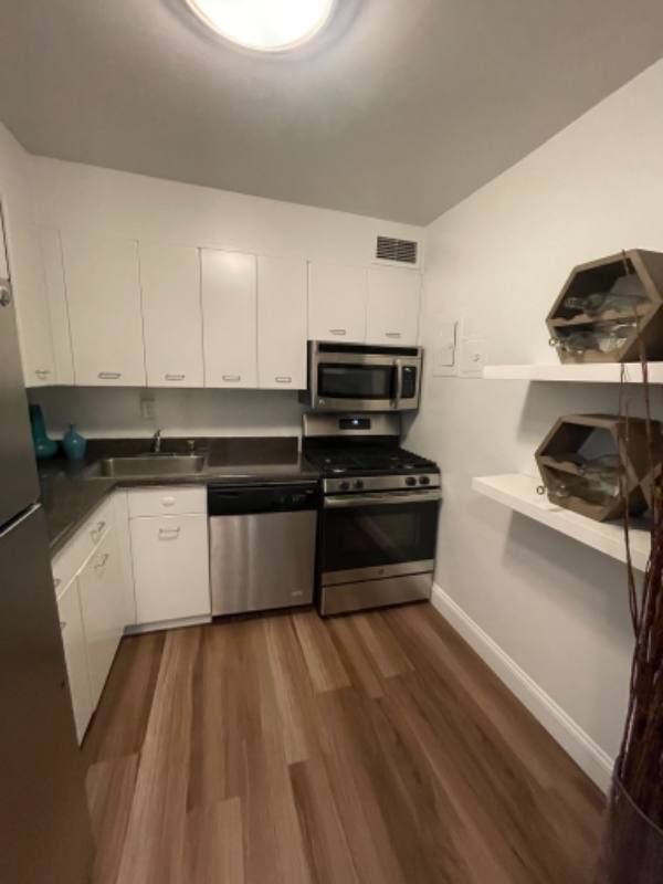 Apartment for rent at 1336 N Lakeshore Dr, Chicago, IL 60610