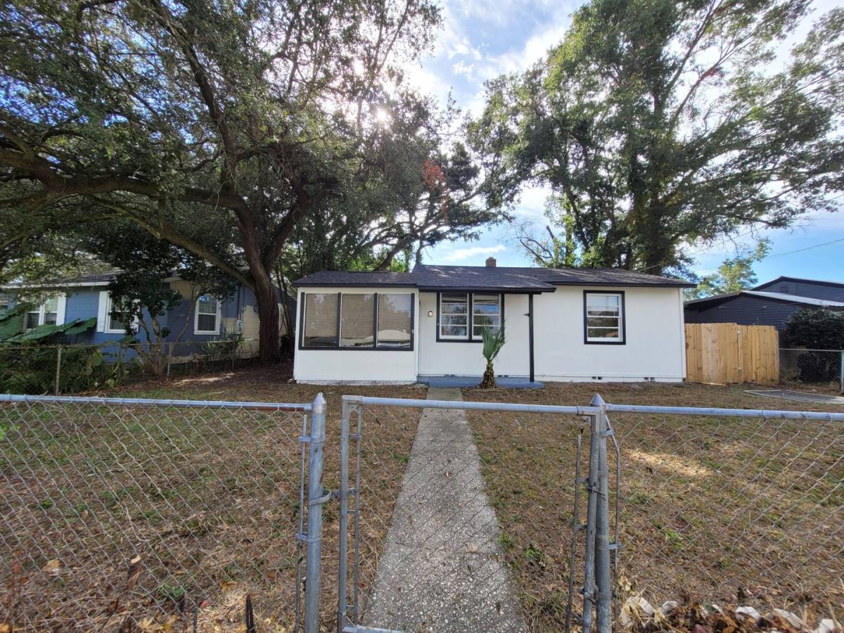 House for rent at 5 Elegans Ave, Pensacola, FL 32507