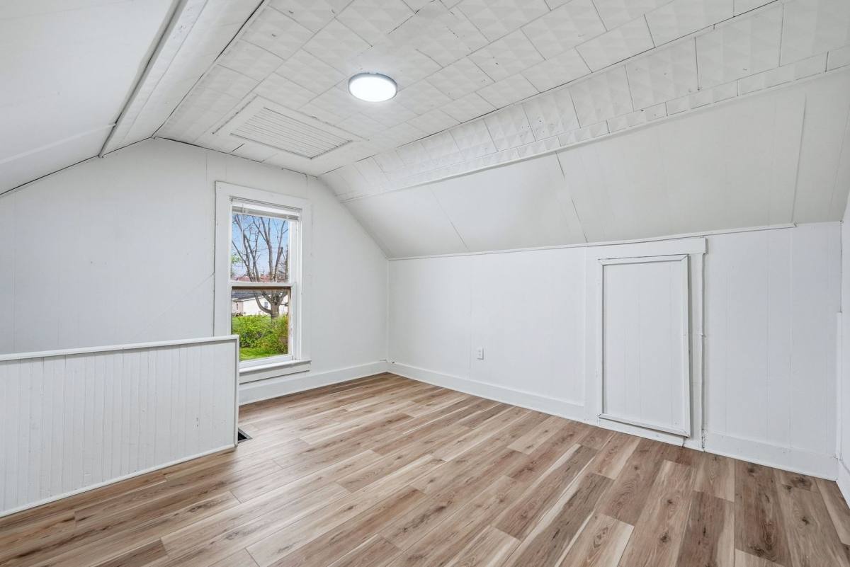 451 E Pontiac St, Fort Wayne, IN 46803 - House for Rent - Image 2