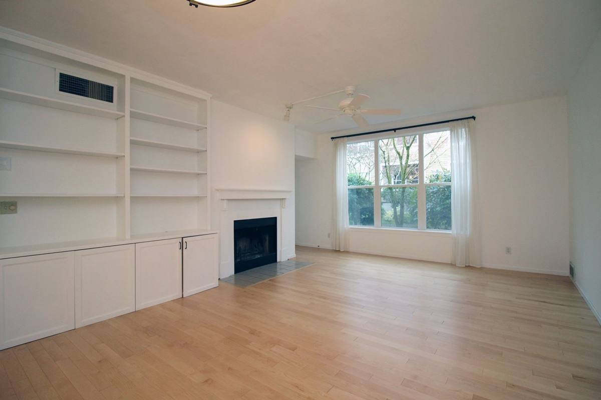 Condo for rent at 1710 S Harbor Way, Portland, OR 97201