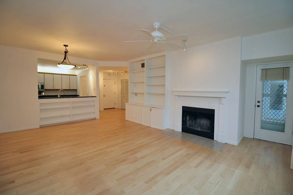 Condo for rent at 1710 S Harbor Way, Portland, OR 97201