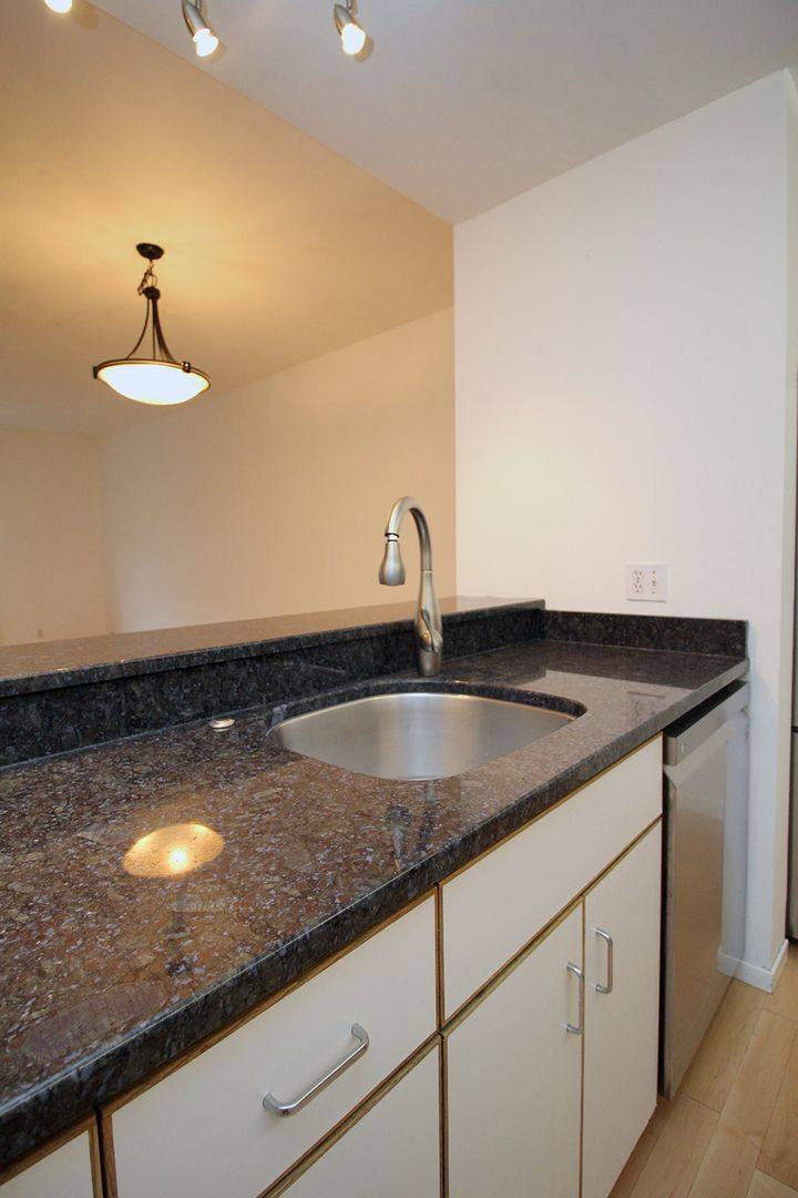 Condo for rent at 1710 S Harbor Way, Portland, OR 97201