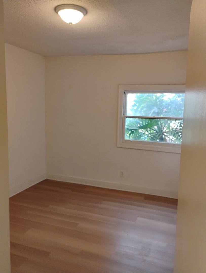 Apartment for rent at 2229 Vineyard Ave, Los Angeles, CA 90016