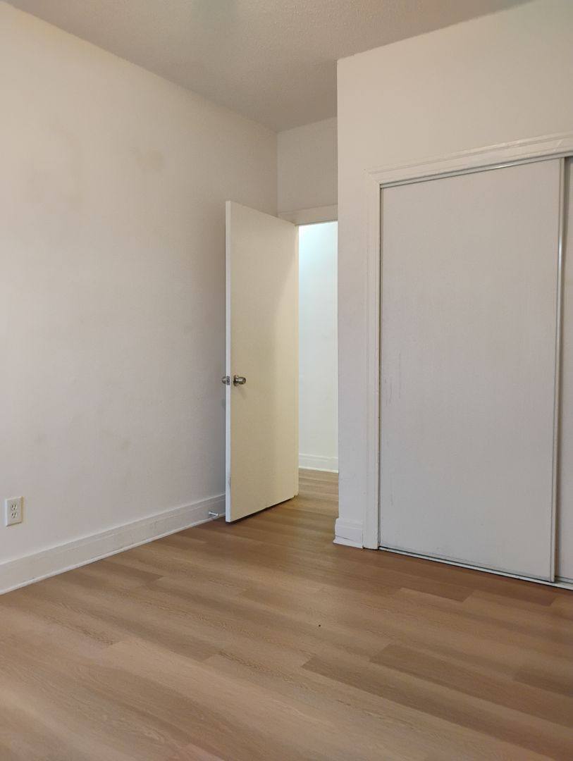 Apartment for rent at 2229 Vineyard Ave, Los Angeles, CA 90016