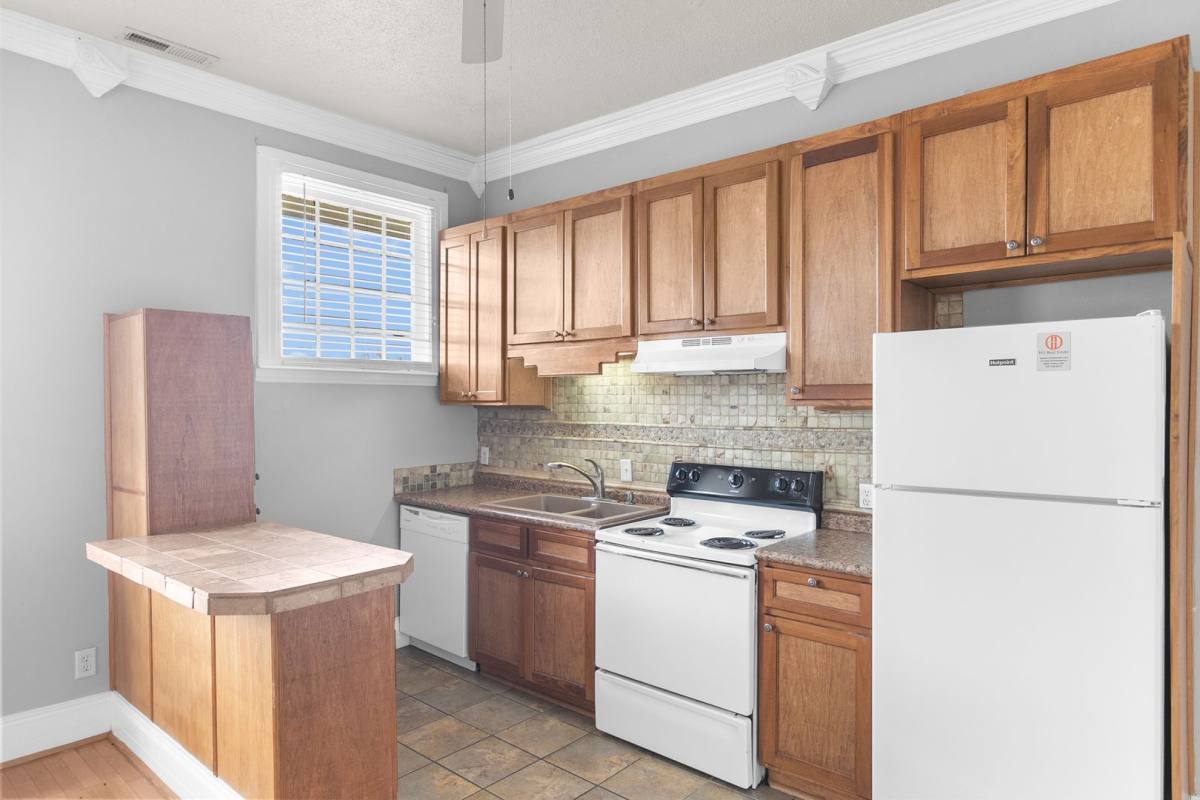 Apartment for rent at 1171 14th Ave S, Birmingham, AL 35205