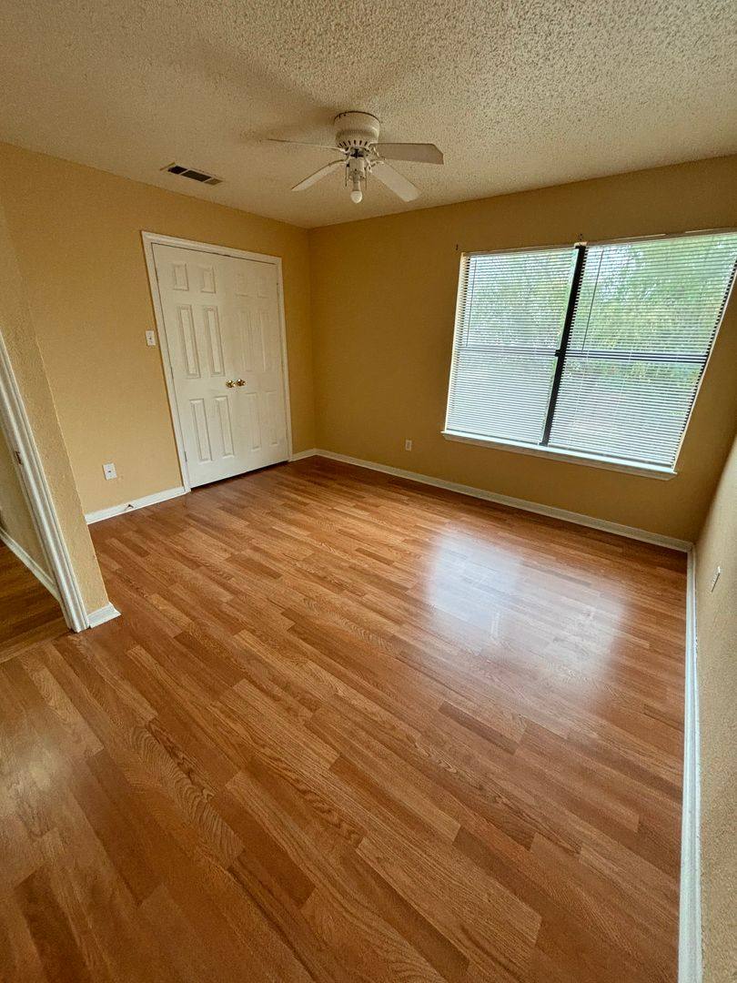 Apartment for rent at 1302 Monroe Lp, Killeen, TX 76543