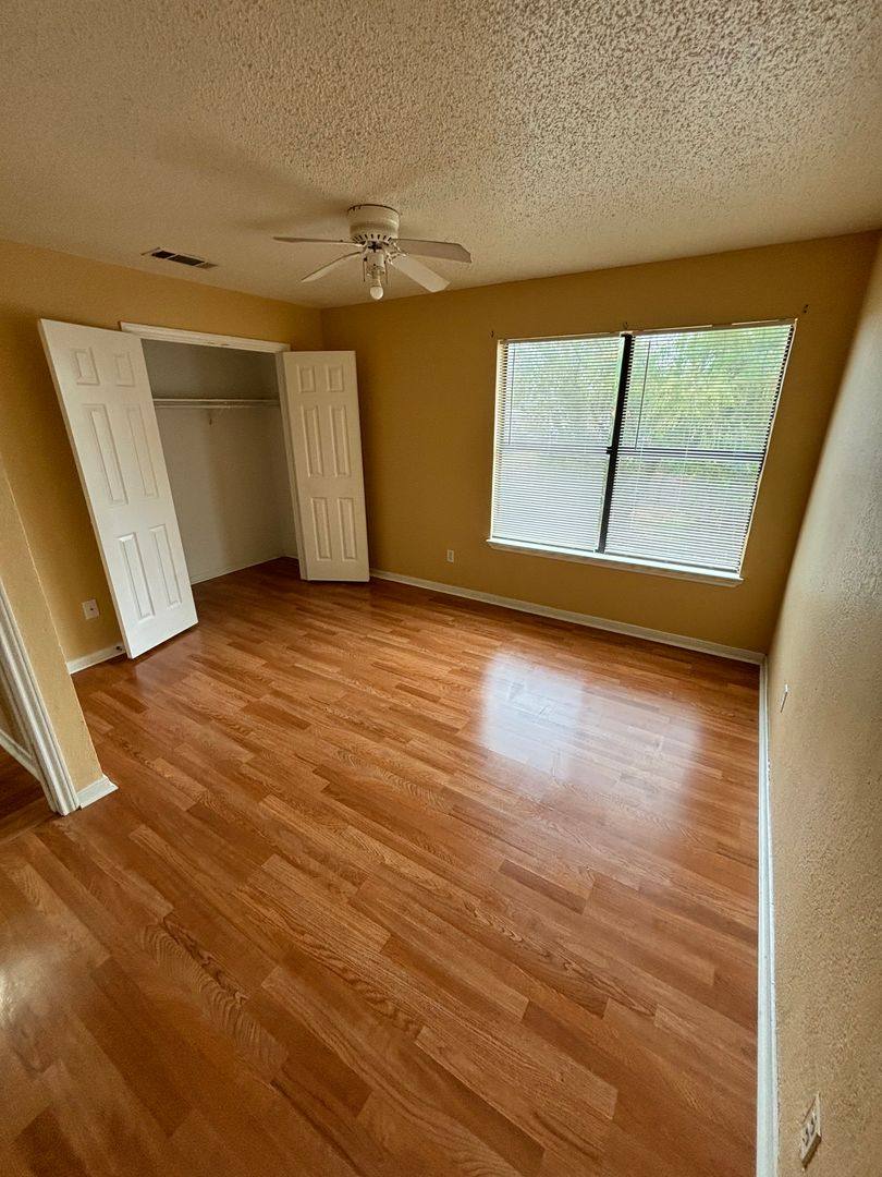 Apartment for rent at 1302 Monroe Lp, Killeen, TX 76543